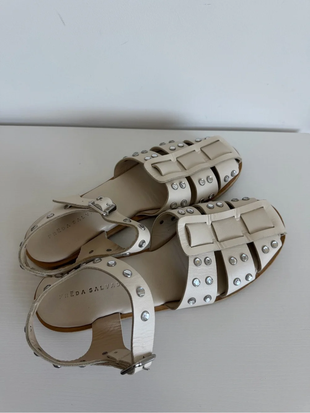 Freda Salvador 10 Sera Fisherman Sandals White Gem Embellishments - Picture 7 of 13
